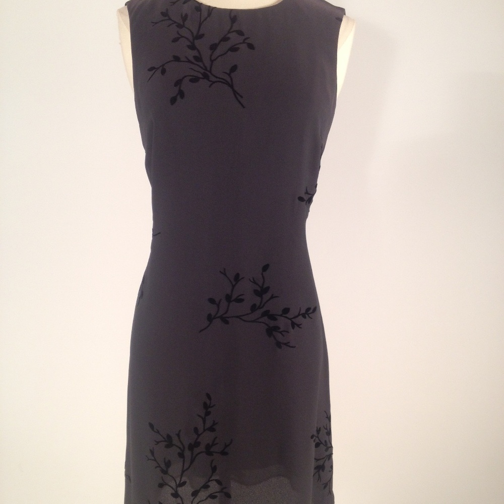 Women's Harold's Gray & Black Velvet Leaf Form Fitting Straight Dress Size S